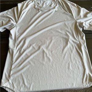 Lululemon T Shirt - xl